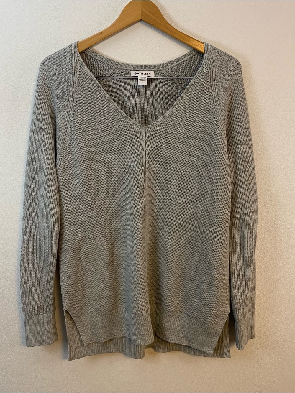 Athleta V-Neck Knit Sweater Merino Wool Blend Gray Womens Medium
